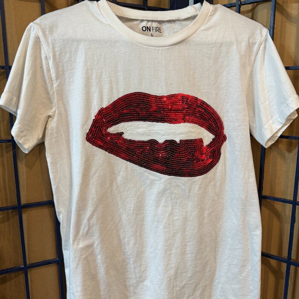 Sequin Lips Graphic Tee White Shirt Size Large Red Lip Shirt